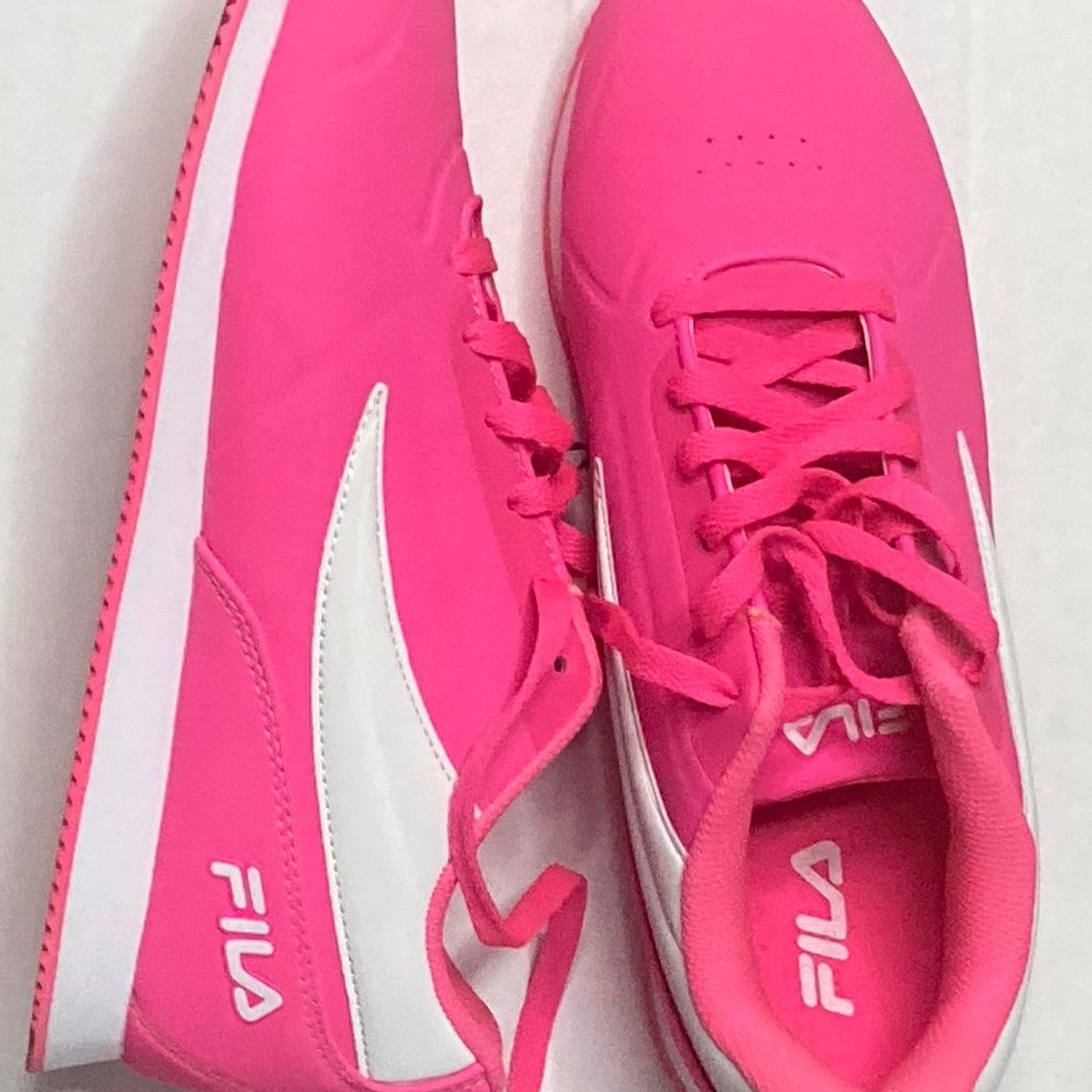 Pink Women's Fila Sneaker Size 9